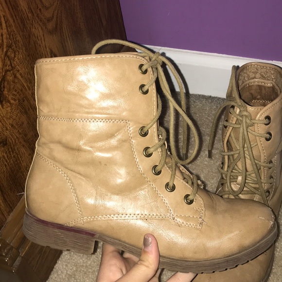 boots - Picture 3 of 4